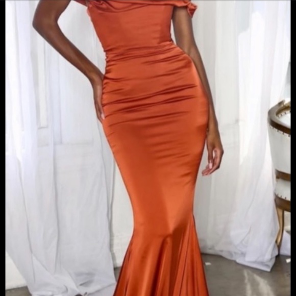 Large ( Heavy Chest Friendly) Also has a train - Picture 2 of 6